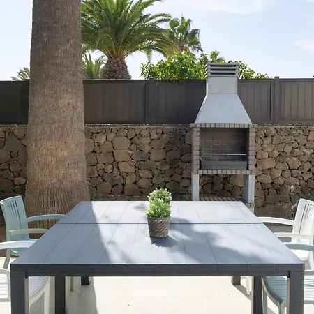 בית נופש Casa Maresia, Playa Bastian Sea Views - Communal Swimming Pool *
