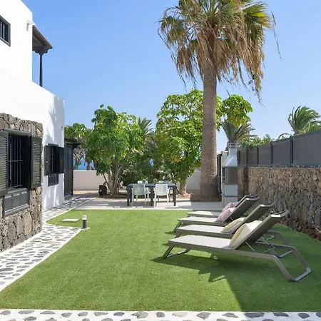 Casa Maresia, Playa Bastian Sea Views - Communal Swimming Pool בית נופש *